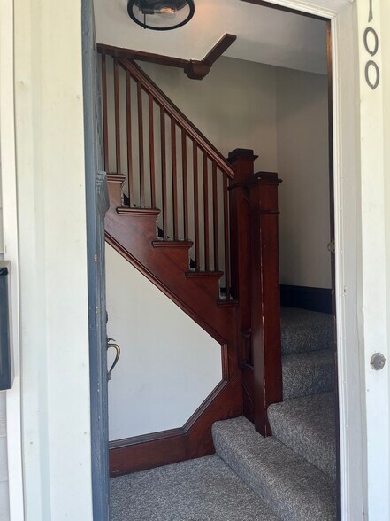 Staircase - 100 Lauriston St