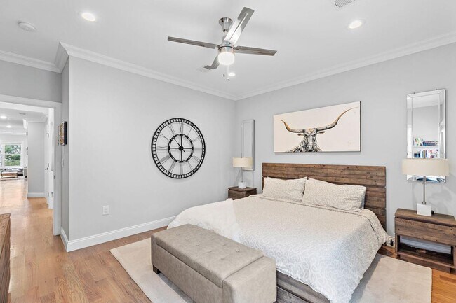 Building Photo - 61 Bleecker St