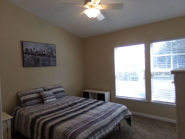 Building Photo - Townhome in Sumerlin at Bartram Park