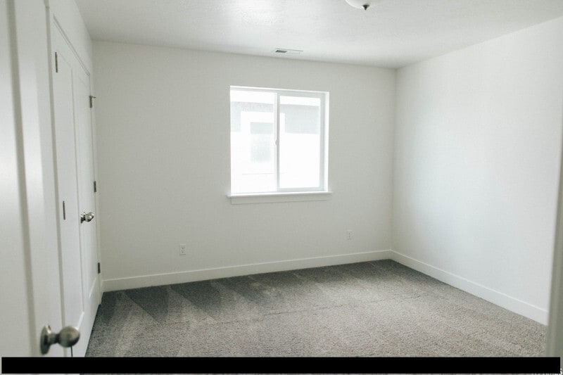Building Photo - 70 N Geneva Rd
