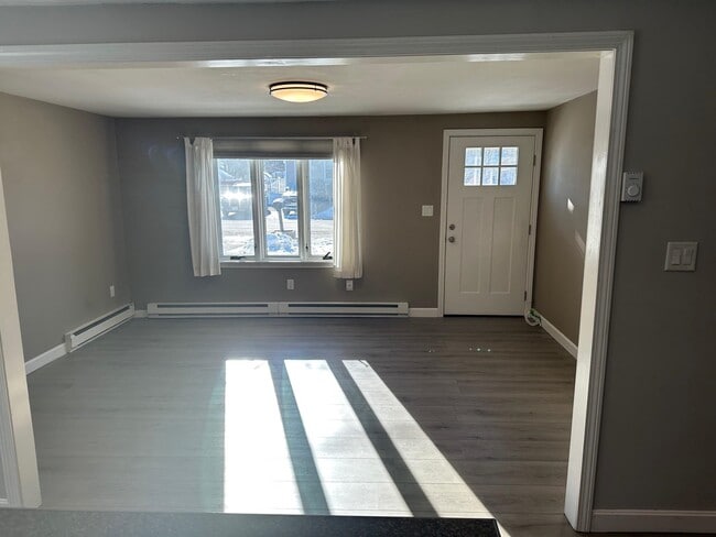 Building Photo - 2 Laperle Ave