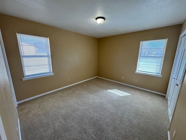 Building Photo - 1108 Duvall Dr