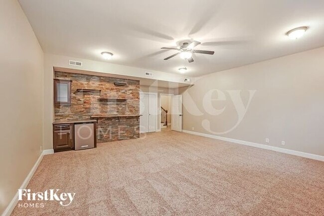 Building Photo - 2570 Alex Overlook Way