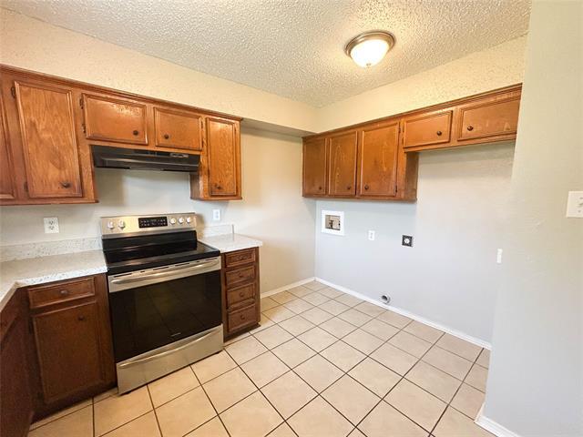 Building Photo - 1401 Old Bardwell Rd