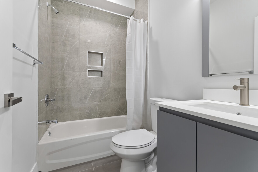 1 or 3 full bathrooms - 321 W Berks St