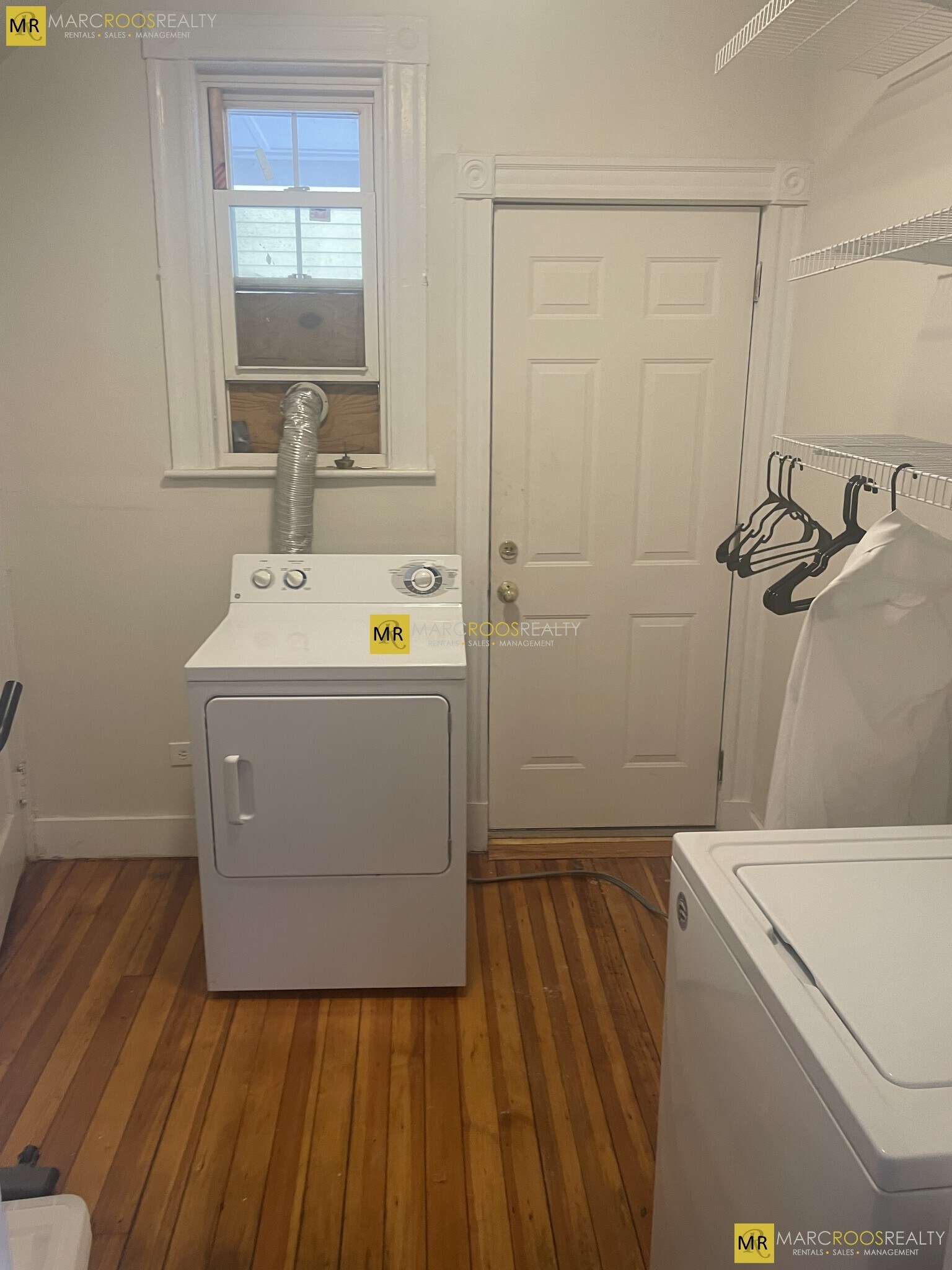 Building Photo - 68 Willow St