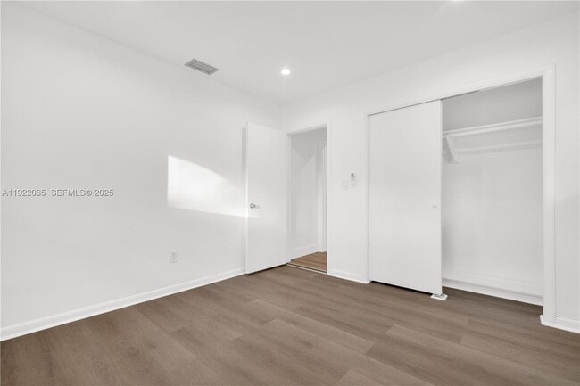 Building Photo - 4701 SW 104th Ct