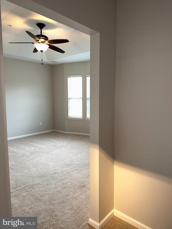 Building Photo - 702 Van Gogh Ct