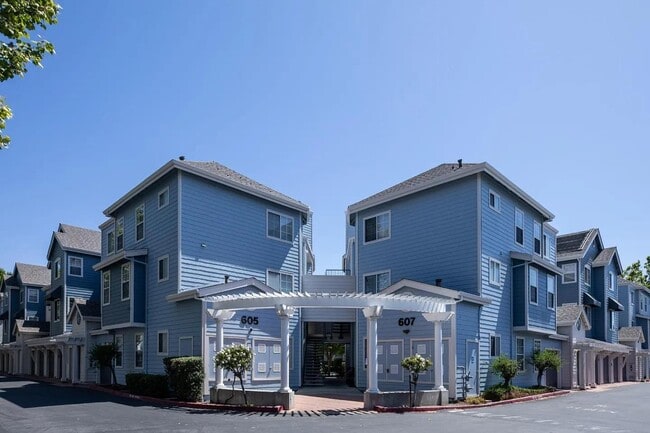Building Photo - 607 Arcadia Terrace