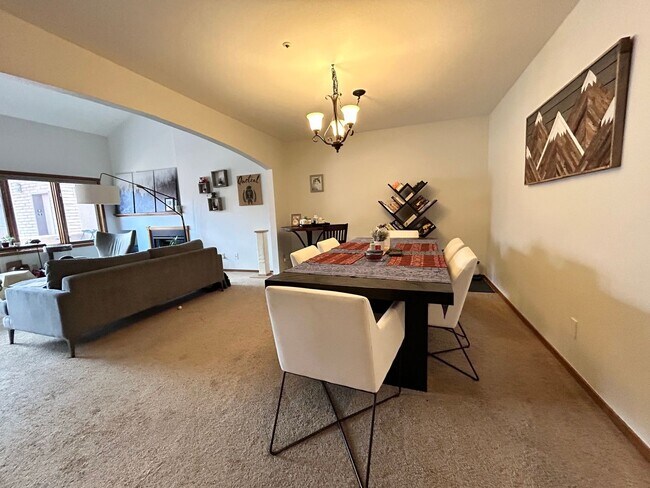 Building Photo - Spacious 2Bd/2.5Ba Luxury Loft-Style Condo...
