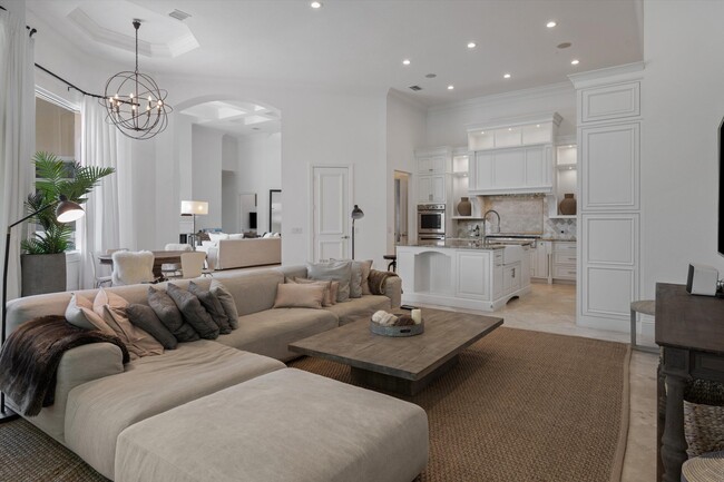 Building Photo - 12820 Mizner Way