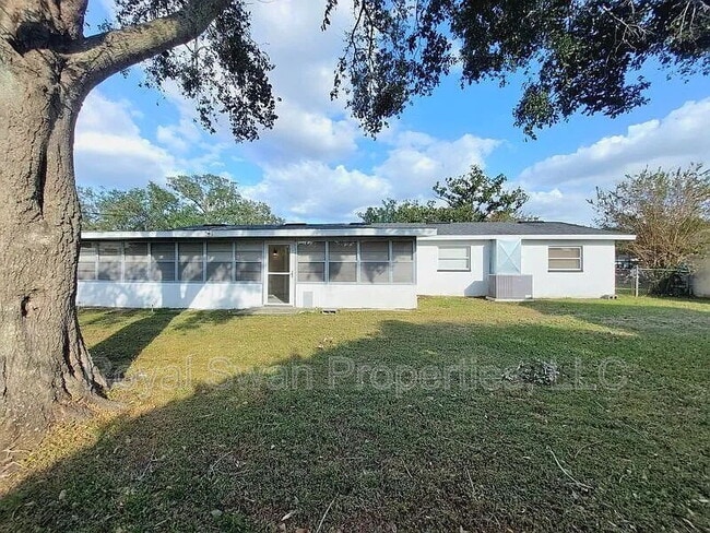 Building Photo - 4035 S Wellington Dr