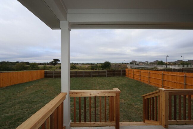 Building Photo - $1500 OFF 1 MO RENT!!-Bigger and Better than the rest!