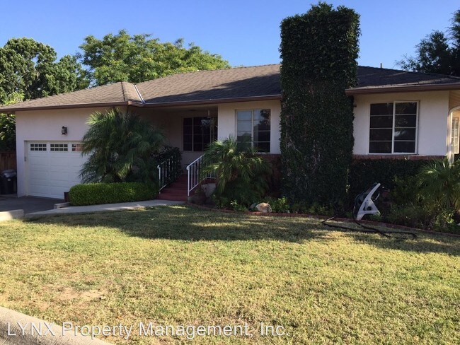 Primary Photo - 2 br, 1.5 bath Apartment - 3072 Calle Fresno