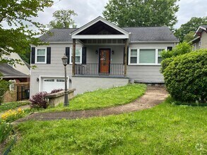 Building Photo - 2 Bed Home in North Chattanooga! Leasing S...