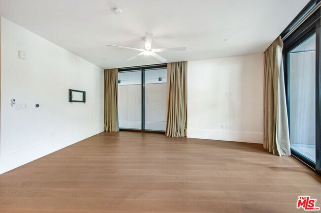 Building Photo - 8420 W Sunset Blvd