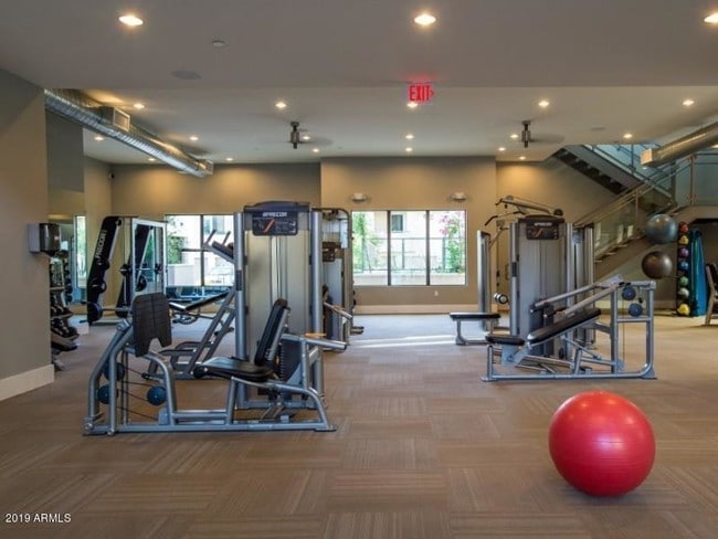 Building Photo - 7100 E Lincoln Dr