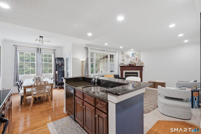 Building Photo - 7 Bridlewood