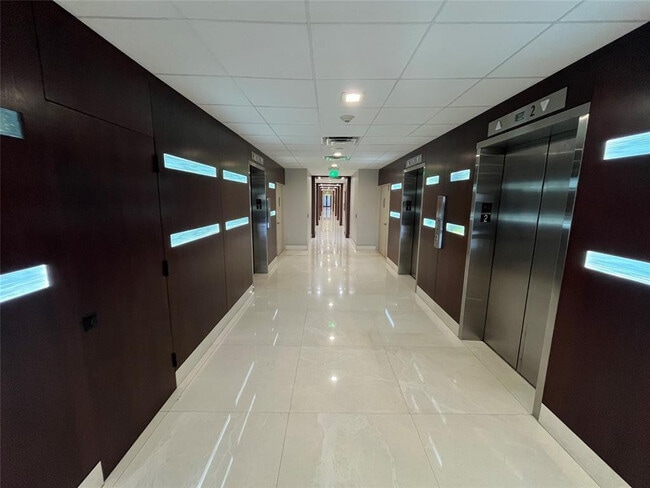 Building Photo - 3500 Galt Ocean Dr