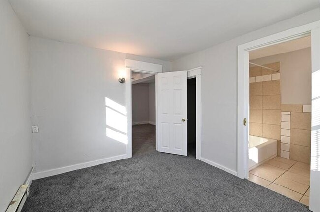 Building Photo - 1141 S 30th Ave