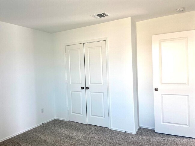 Building Photo - 301 Bluejack Wy