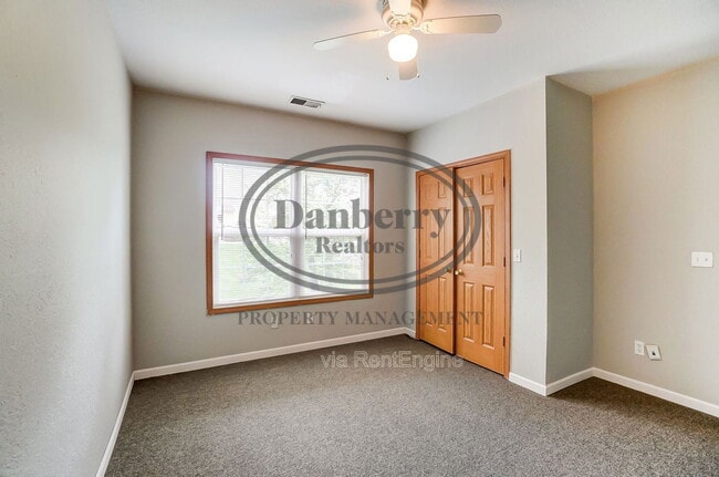 Building Photo - 1103 N Byrne Rd