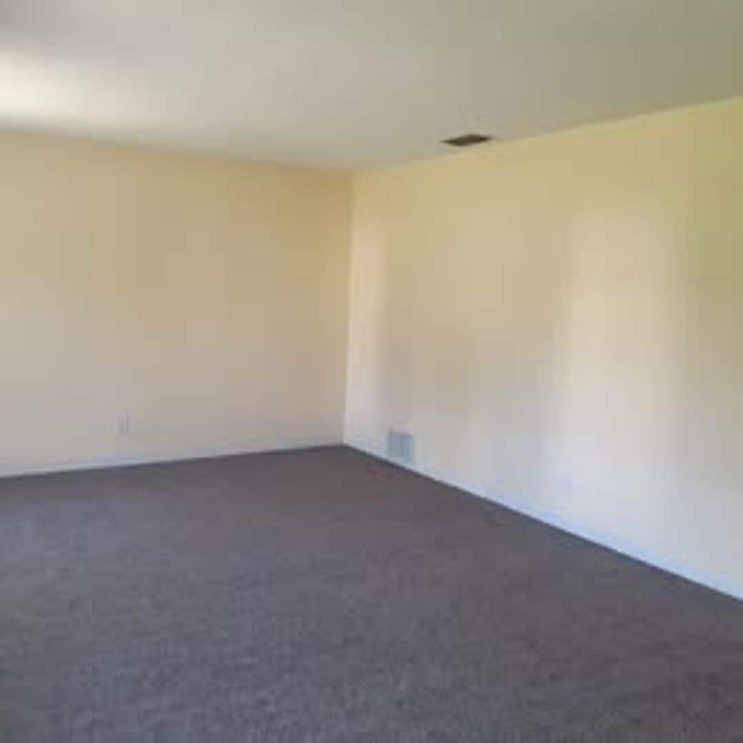 Building Photo - 313 Church St