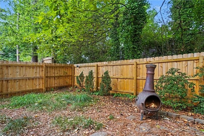 Building Photo - 1006 Creatwood Cir