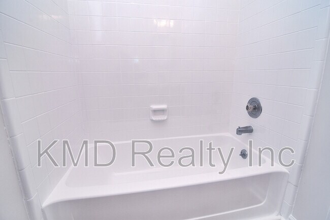 Building Photo - 6120 Meadow Rose Ln