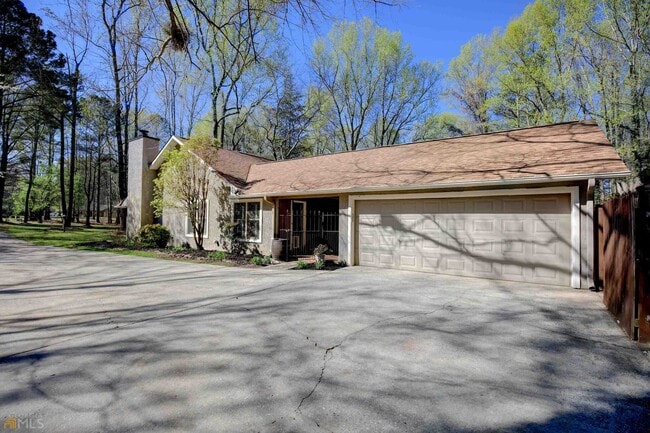 Building Photo - 240 Browns Hill Ct