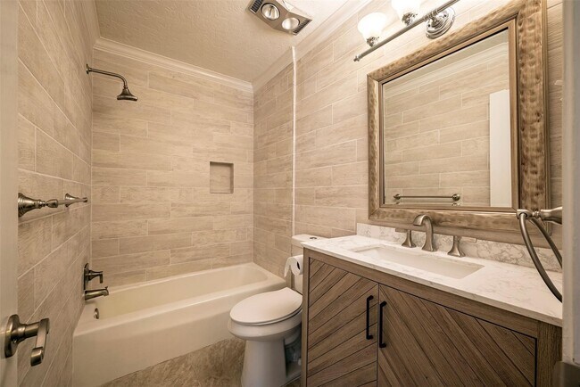 Building Photo - 2352 Triway Ln