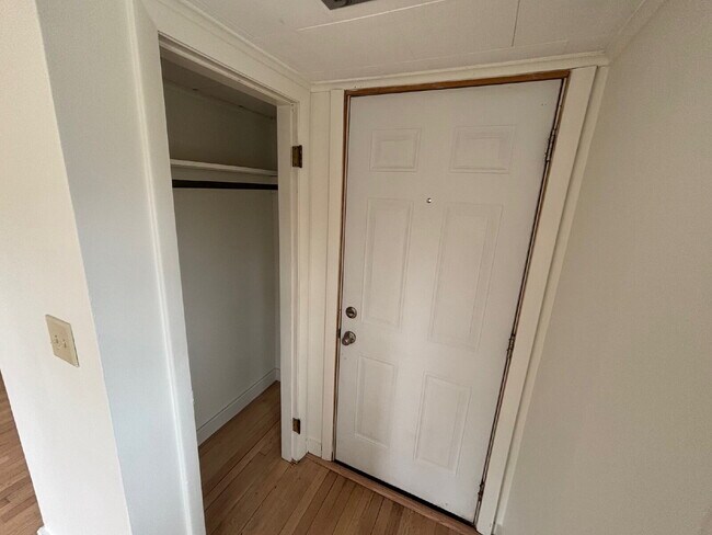 Building Photo - Freshly Updated 2BR Apartment – Heat Included | Sanford, ME