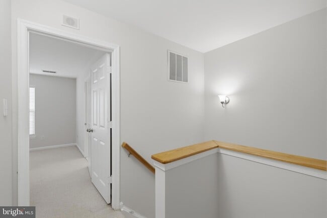 Building Photo - 45570 Trestle Terrace