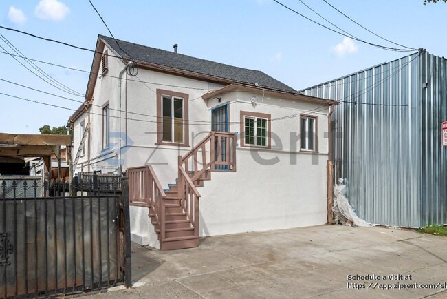Building Photo - 833 36th Ave