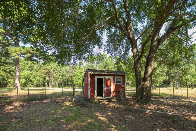 Building Photo - 8710 West Ln