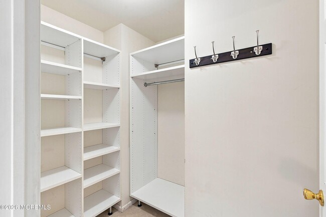 Building Photo - 90 Banyan Blvd