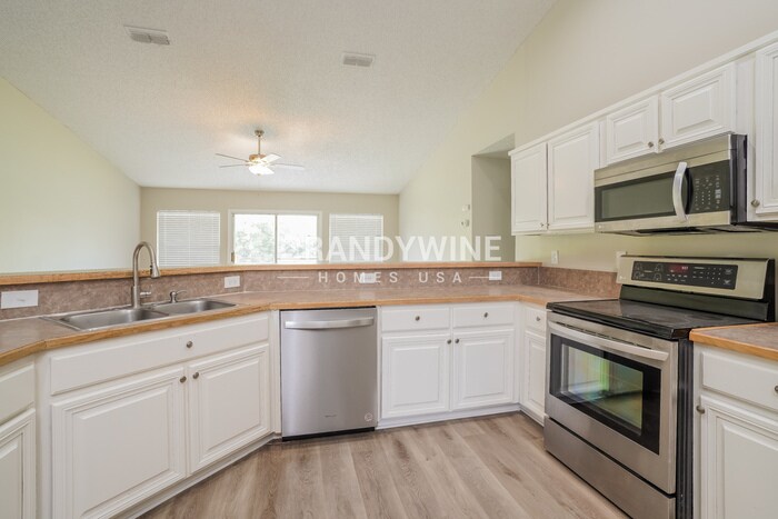 Building Photo - 3159 Wavering Ln