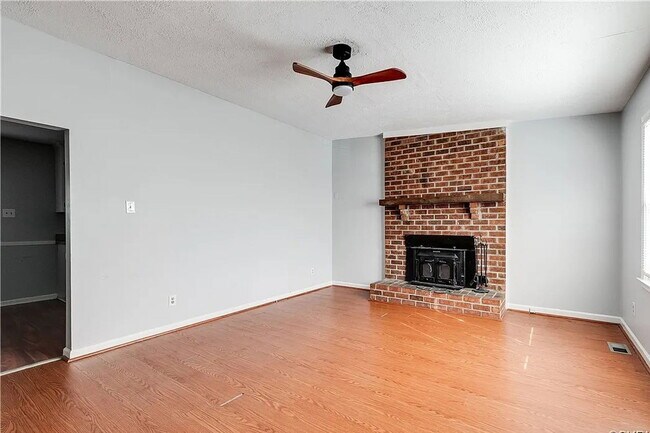 Building Photo - 1624 Mountain Pine Terrace