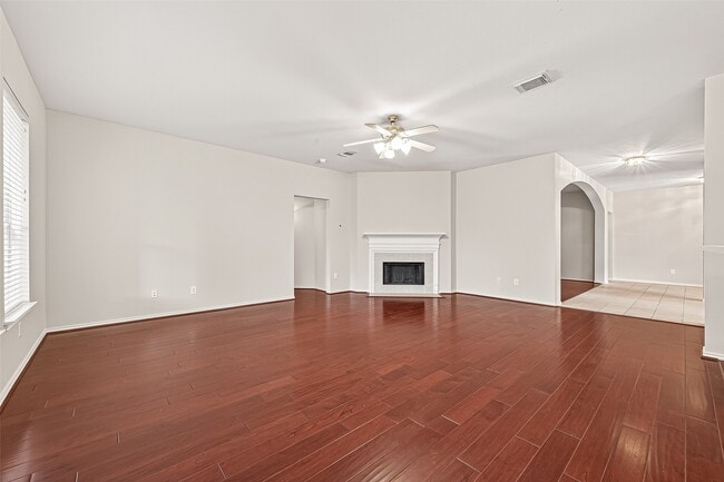 Building Photo - 26414 Suffield Glen Ln