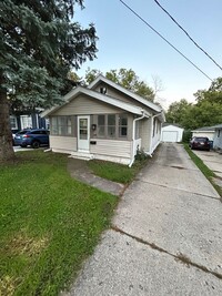 Building Photo - 1649 Havana Ave SW