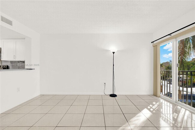 Building Photo - 675 NW 85th Ct