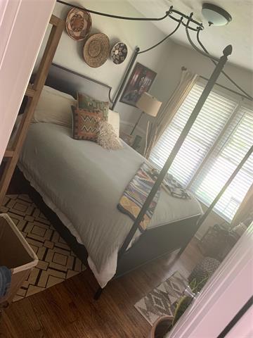 Building Photo - 106 S Clark St