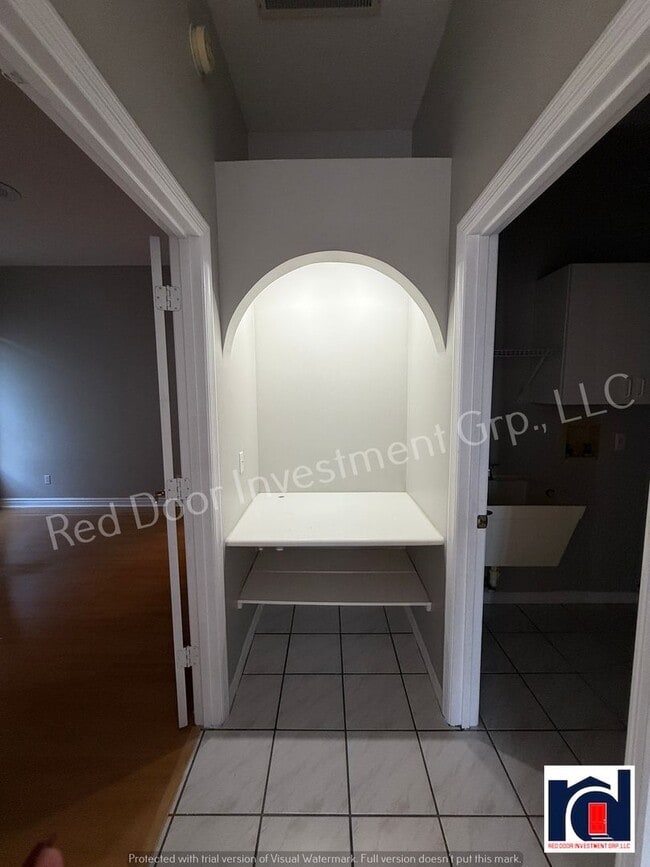 Building Photo - 3 Bedroom 2 Bath + Office Home~Ready for Move In!