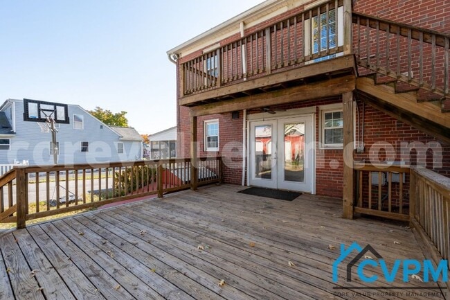 Building Photo - 16 2nd Ave S