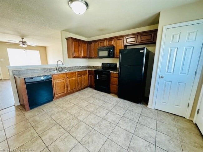 Building Photo - 6601 Huntington Ct