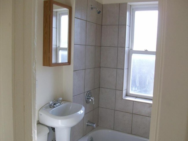 Bathroom - Chicago Lawn Apartments