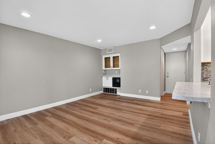 Building Photo - 2173 Arbor Cir