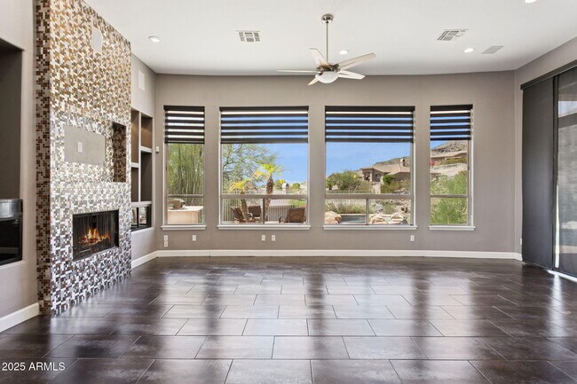 Building Photo - 14216 S 5th St