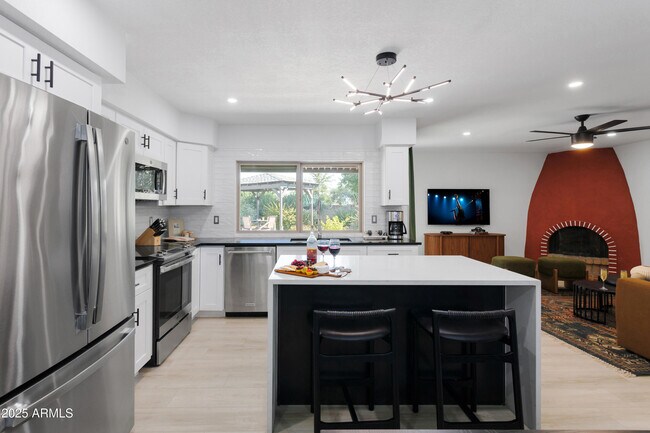 Building Photo - 12271 N 74th St