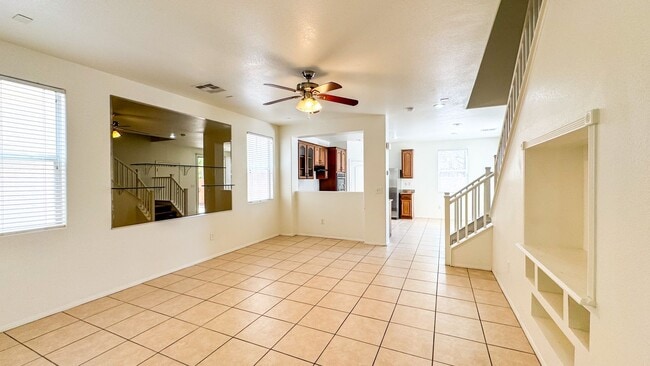 Building Photo - Spacious 3-Bed + Loft & Den | Granite Coun...